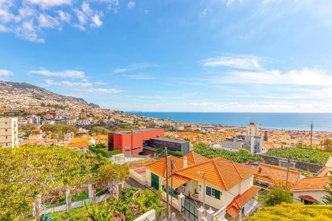 Flowers Island House 2 Funchal  0*, Funchal (Madeira)